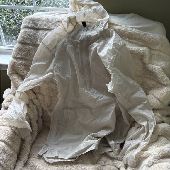 White Hooded Jacket - Lululemon - Picture 1 of 5